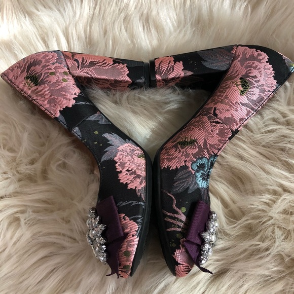 Kelly & Katie womens Sz 6 heels - Picture 3 of 7